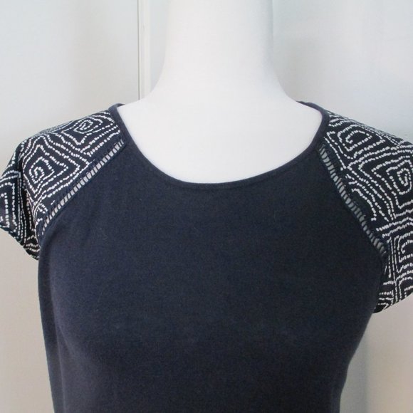 LOFT Navy Blue Tee Shirt Geometric Printed Cap Sleeves and Back Peplum Size SP - Picture 3 of 11